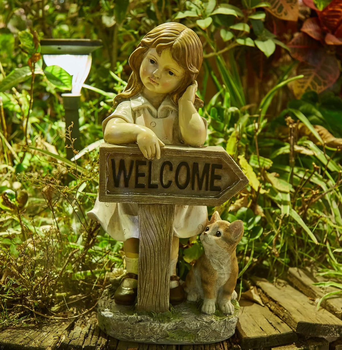 Girl Solar Garden Statue 17.3 Inch